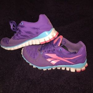 Reebok purple tennis shoes