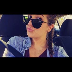 Meet your Posher, Missy