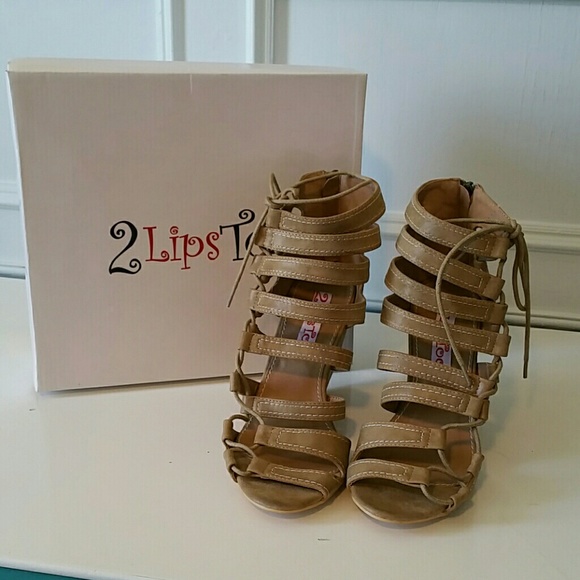 Too Lips Too brown wedge sandals size 8