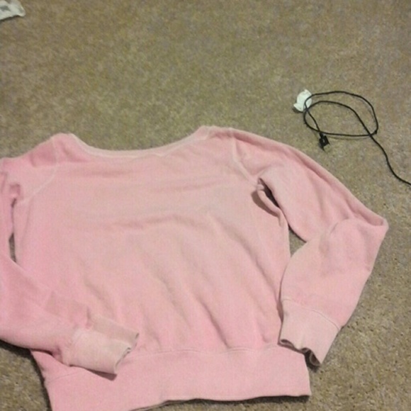 A bundle of name brand girl shirts - Picture 4 of 4