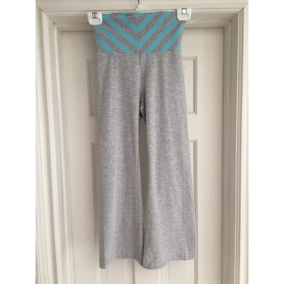 Solow Grey & Teal Fold Over Capris - Picture 2 of 4