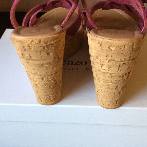 Sandles - Picture 3 of 4