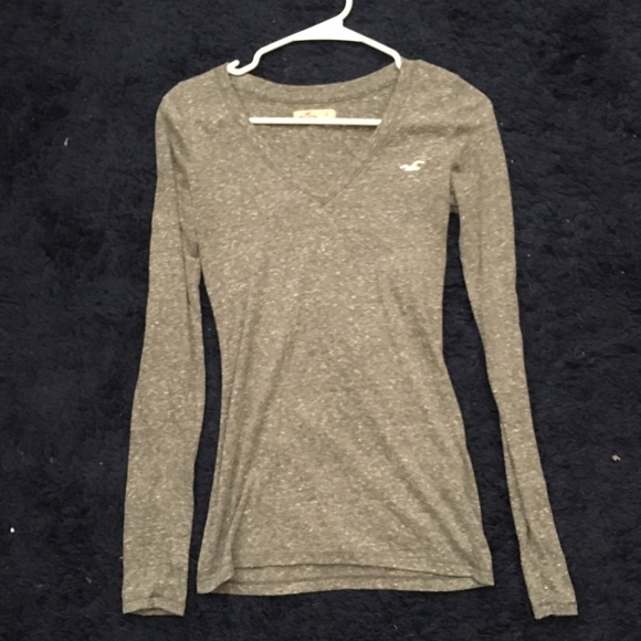 Long sleeve V-neck