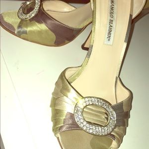 Manolo B D'Orsay Camo pumps!