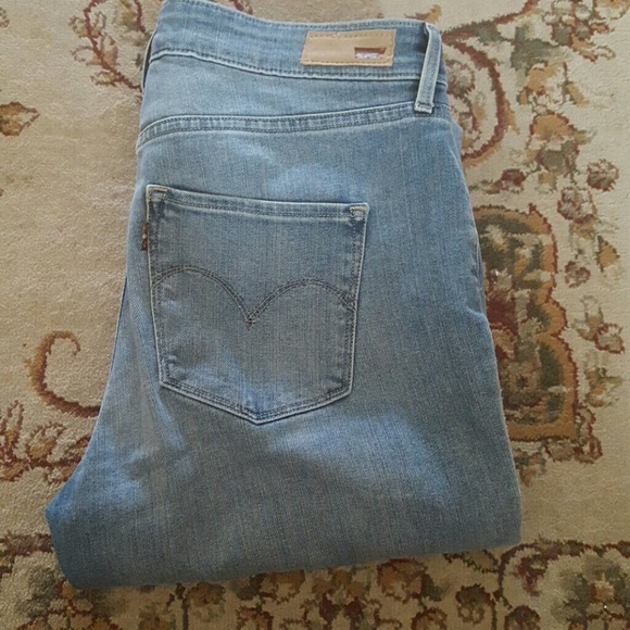 WOMEN MID RISE SKINNY SIZE 6/28 LEVIS