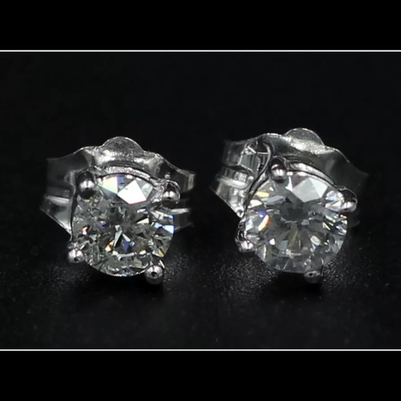 0.35 Ct. Round Cut Diamond Stud Earrings in 14K