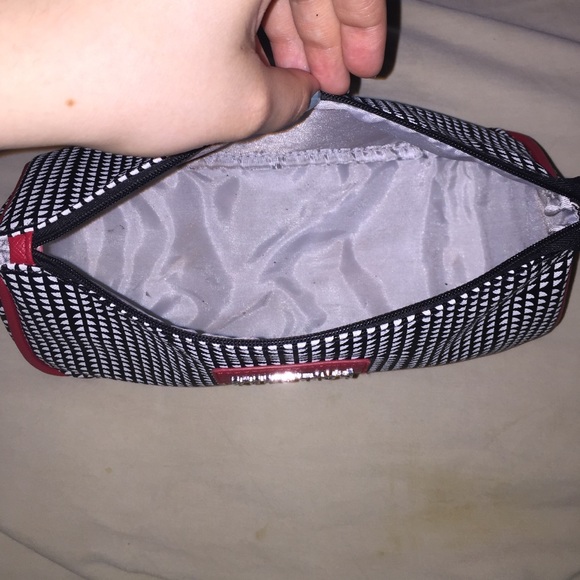 ✨Sold✨ Kenneth Cole Reaction Makeup Bag - Picture 3 of 3