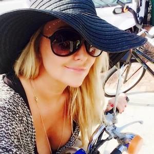 Meet your Posher, Jenn