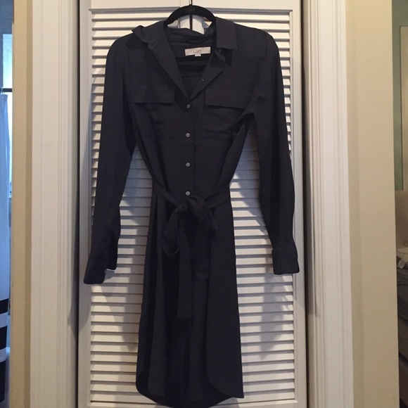 LIMITED TIME PRICE DROP Loft navy tie-waist dress
