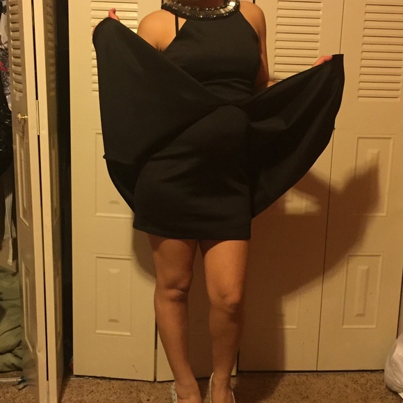 Dress - Picture 3 of 4