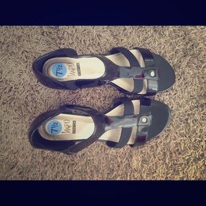 Black sandals wedges