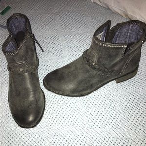 Roxy low top booties