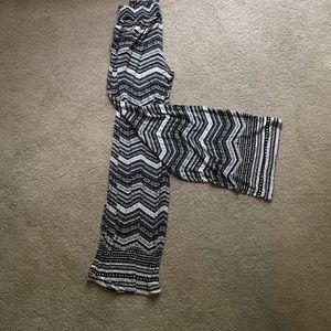 Bell bottom black and white flowy pants.