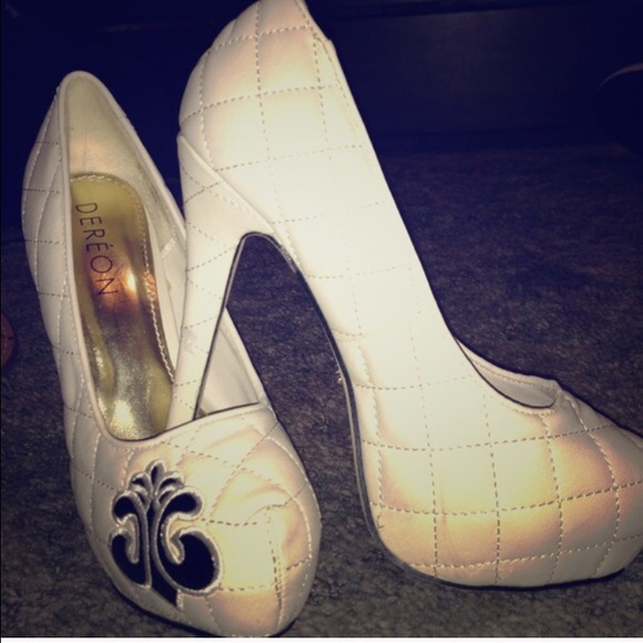 Dereon high heels size 8
