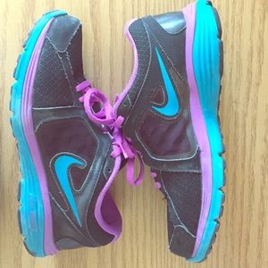 NIKE DUAL FUSION TRAINING SNEAKERS🤗