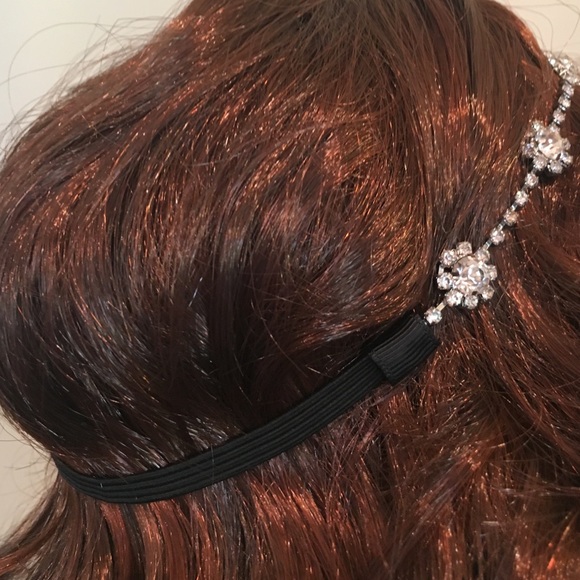 Gorgeous floral stone cluster hair jewelry band - Picture 3 of 4