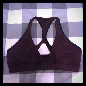 Lululemon clip sports bra