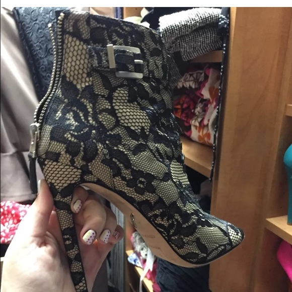 B Brian Atwood Open Toe Lace Lace-Up Booties - Picture 1 of 3