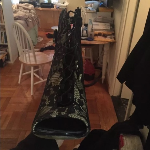 B Brian Atwood Open Toe Lace Lace-Up Booties - Picture 3 of 3