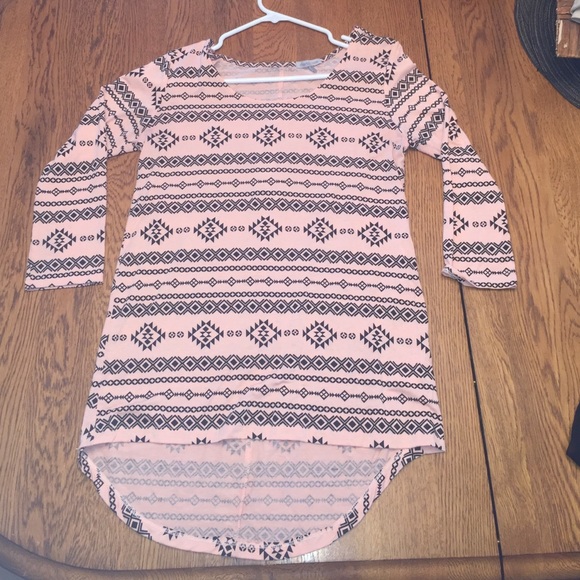 Perfect shirt to pair with black leggings!