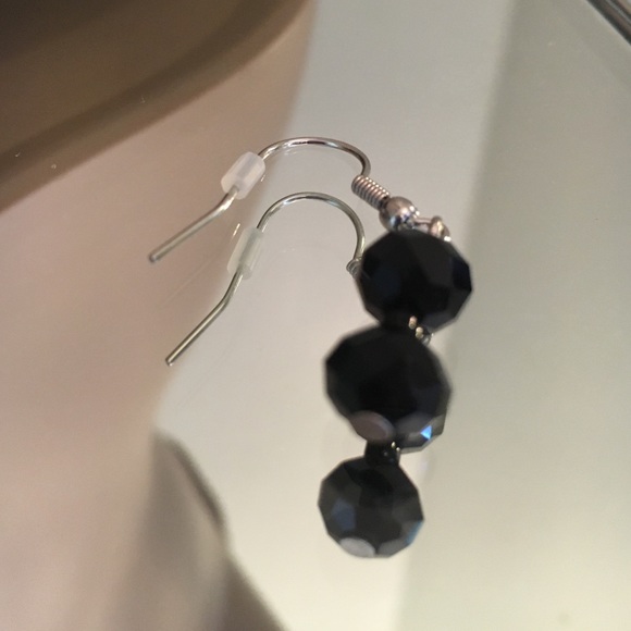 Beautiful 16 1/2" multi string bead necklace set - Picture 4 of 4