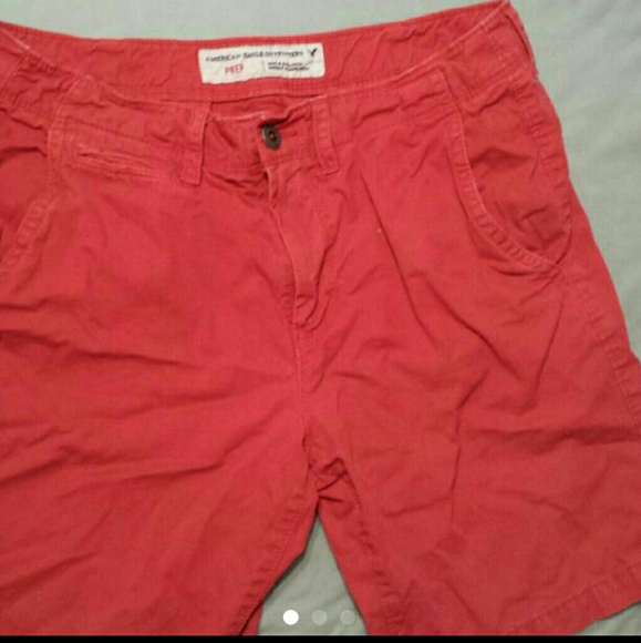 SOLD - MEN'S American Eagle shorts size 34