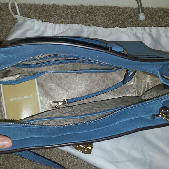 Michael Kors purse - Picture 2 of 4