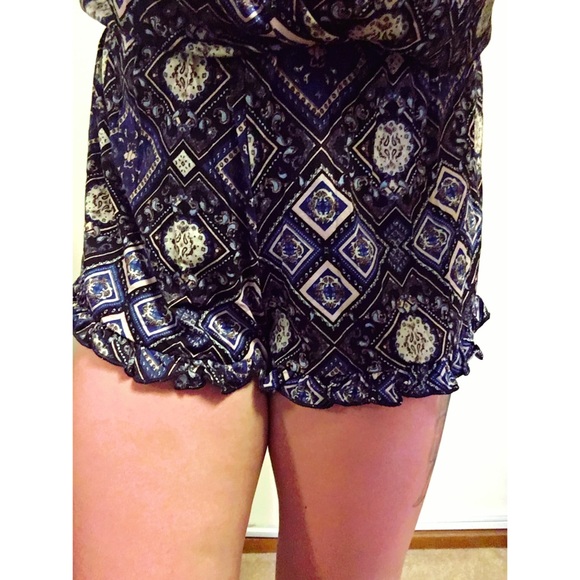 Geo Patterned Romper - Picture 4 of 4