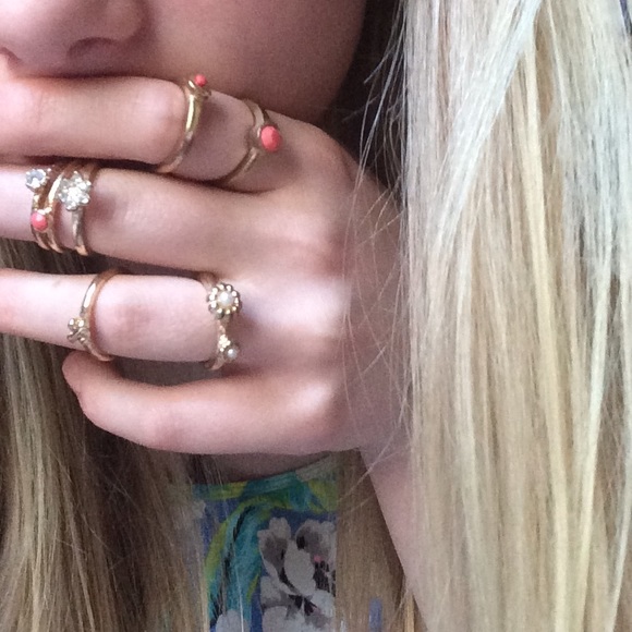 7 gold rings set