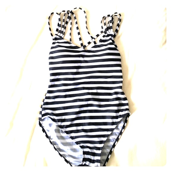 ✨One-Piece Swim Suite