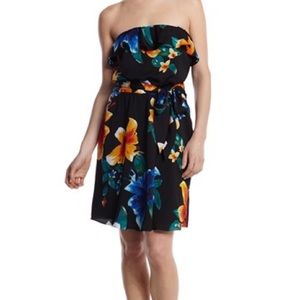 SALE! 🎉 White House Black Market Dress. Size S.