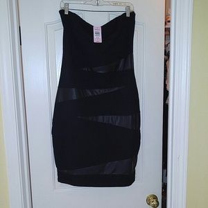 Strapless stretch body hugging dress