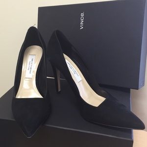 Vera Cuoio Saks Fifth avenue black suede shoes