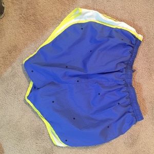 EUC NIKE SHORTS