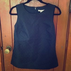 sleeveless top