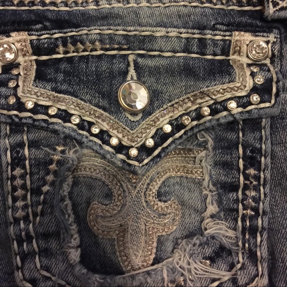 EEEUC ROCK REVIAL STRAIGHT LEG JEANS!