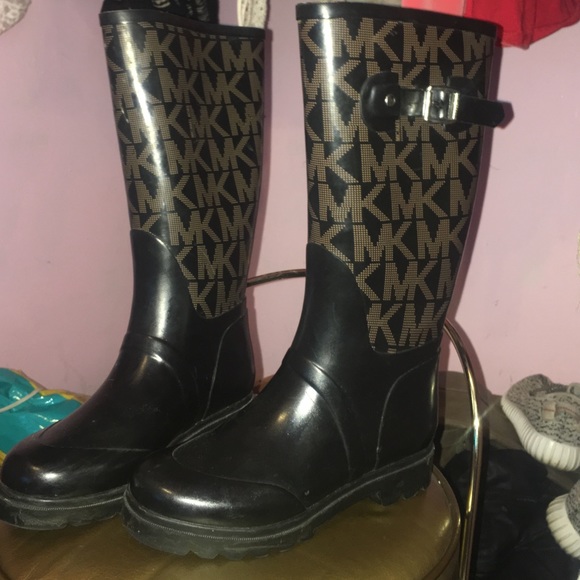 Michael Kors Rain Boots - Picture 2 of 2