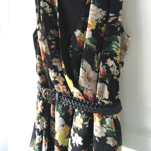 Floral v-neck sundress