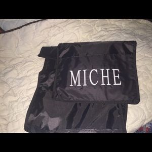 Miche bag holder