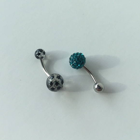 2 belly button rings
