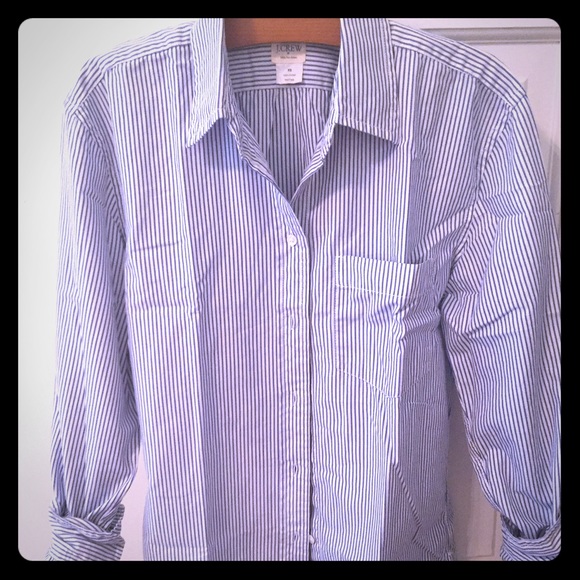 *SOLD*Classic JCrew Boyfriend button up