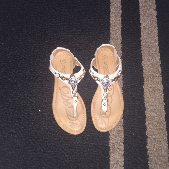 Super cute sandals!!