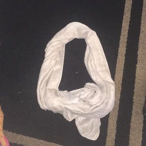 Cream colored scarf with sparkles!! ๐