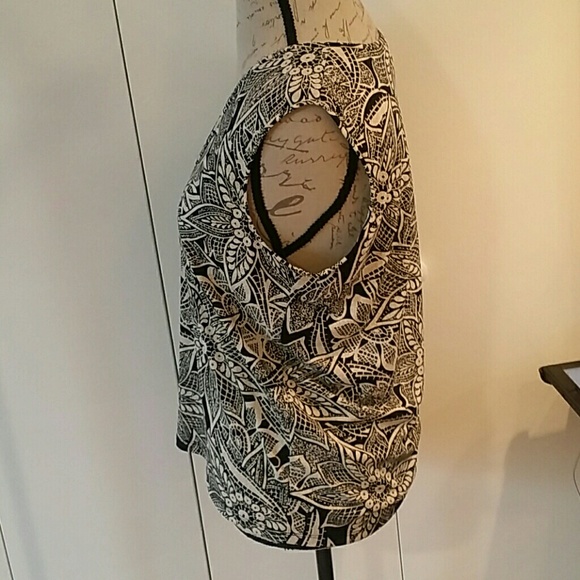 DKNY top - Picture 2 of 3