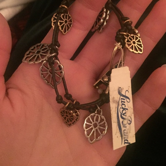 NWT lucky brand leaf bracelet