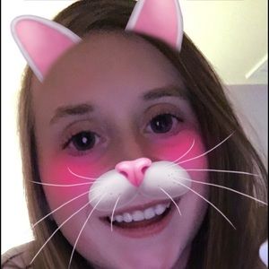 Meet your Posher, Chloe
