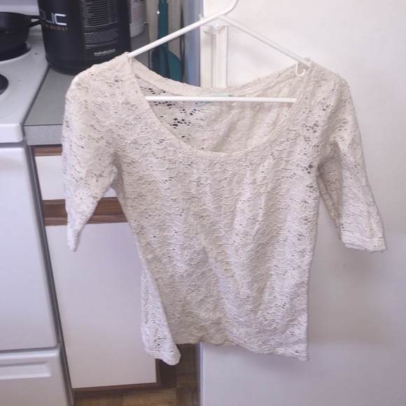 💚 Off white Maurices top!