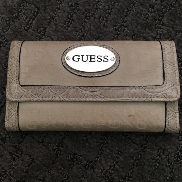 Guess wallet