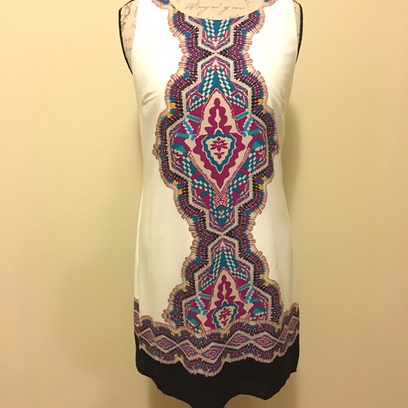 Boutique Dresses & Skirts - Block patterned dress with open back