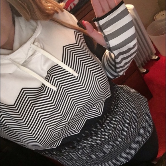 Nike Sweaters - Nike sweatshirt